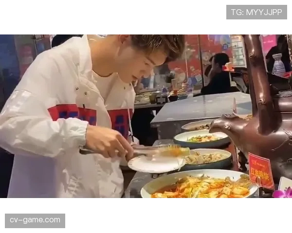 熊朝忠家的米线店开到训练馆隔壁，冠军吃面不用给钱？